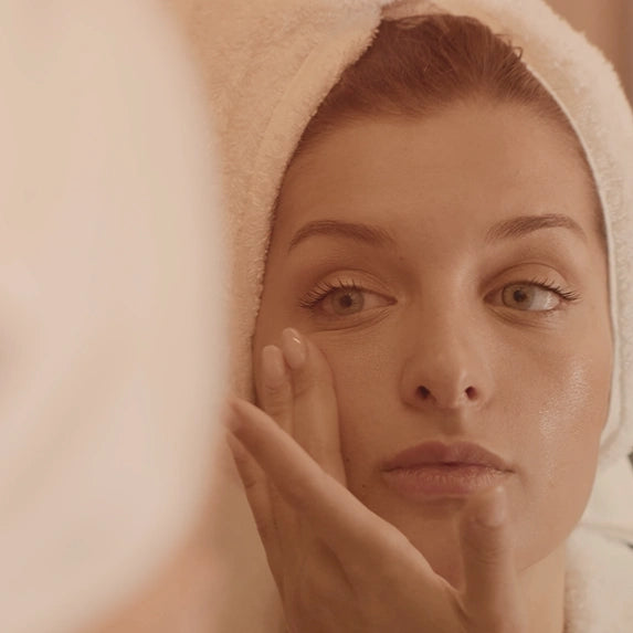 Alerasia Siero Viso Liftante con Acido Ialuronico